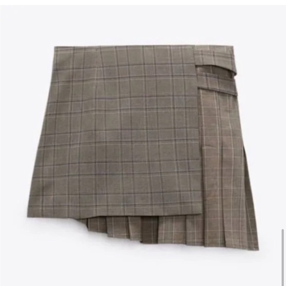 LAST CALL | Discontinued Zara Plaid Mini Skirt | Size MED - Picture 5 of 7